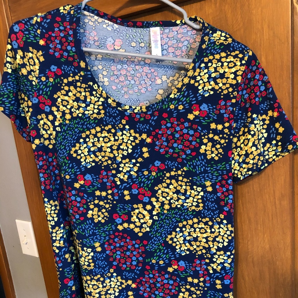 LuLaRoe S Classic T